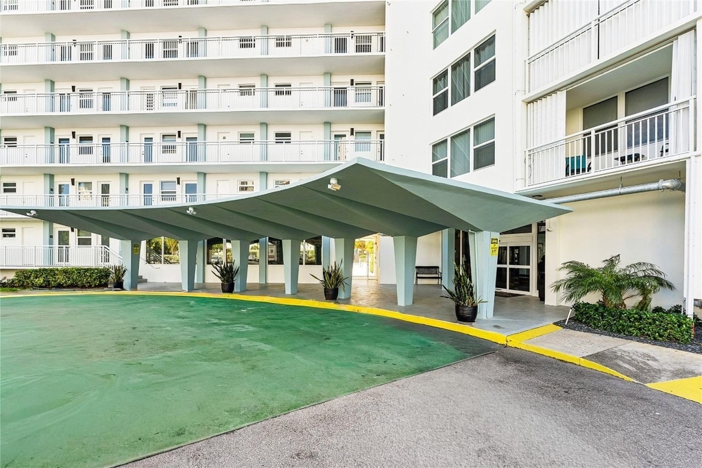 201 N Ocean Boulevard - Photo 2