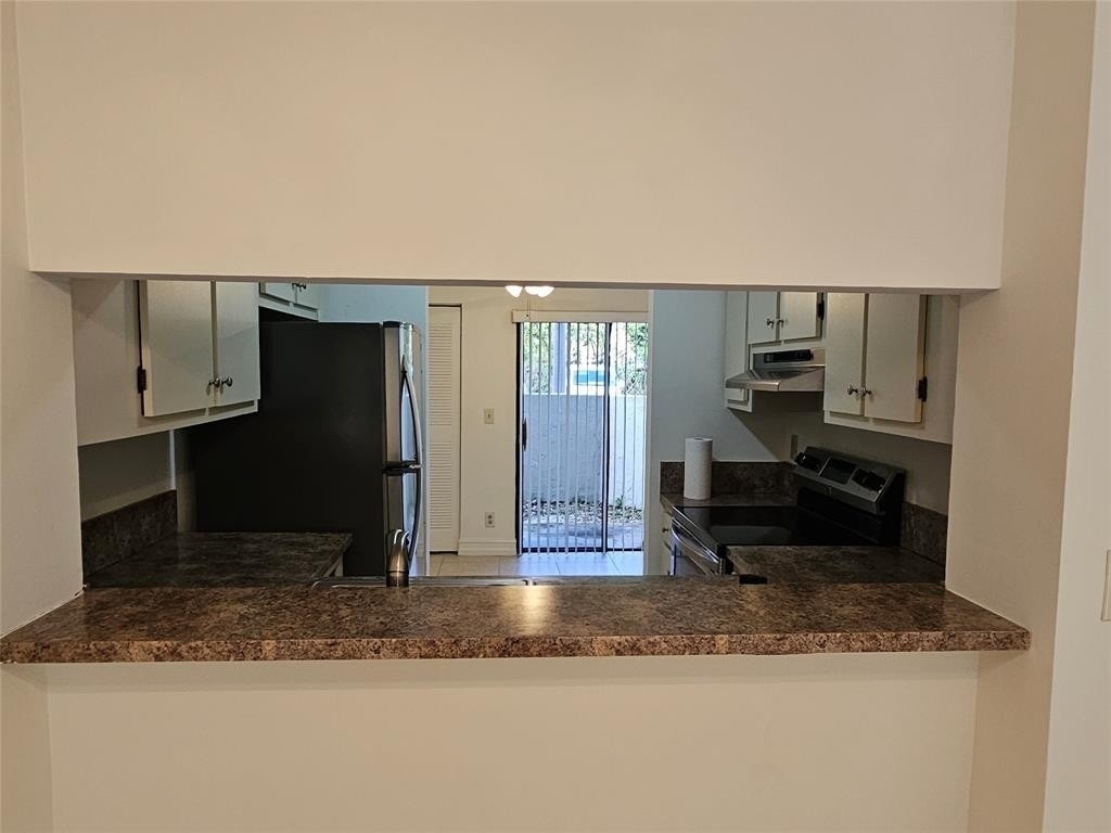 5583 Courtyard Drive - Photo 3