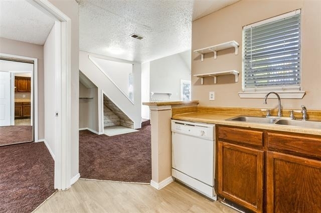 9833 Walnut Street - Photo 7