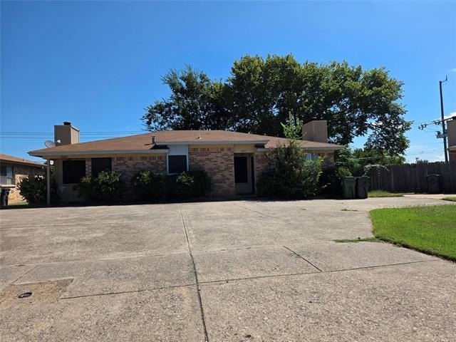 2409 Springmont Court - Photo 0