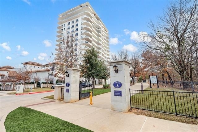 2800 Lakeside Parkway - Photo 2