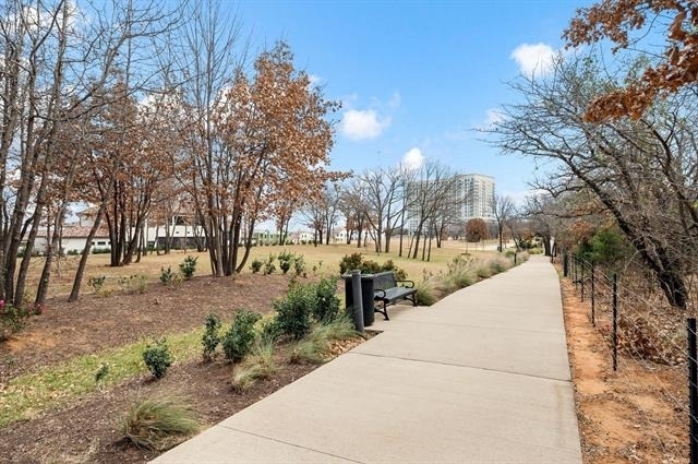 2800 Lakeside Parkway - Photo 32
