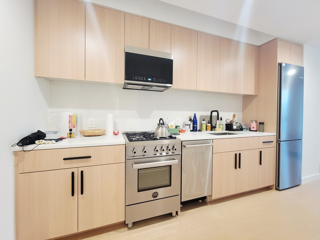 470 Kent Avenue - Photo 2