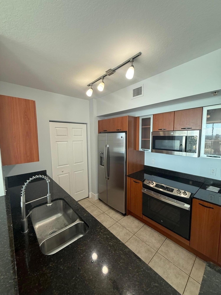 625 Casa Loma Boulevard - Photo 6