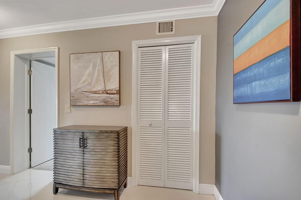 300 Jfk Drive - Photo 8