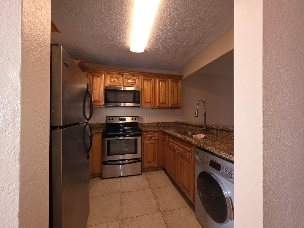 1542 Lake Crystal Drive - Photo 3