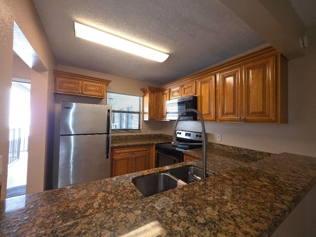1542 Lake Crystal Drive - Photo 4