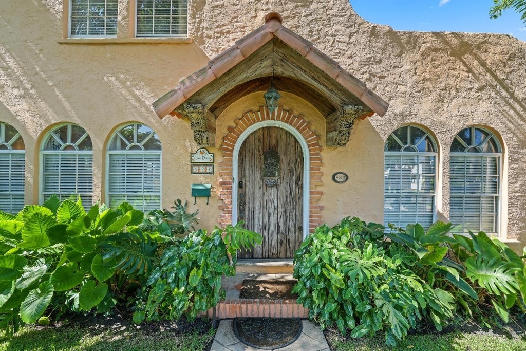 325 Greymon Drive - Photo 3