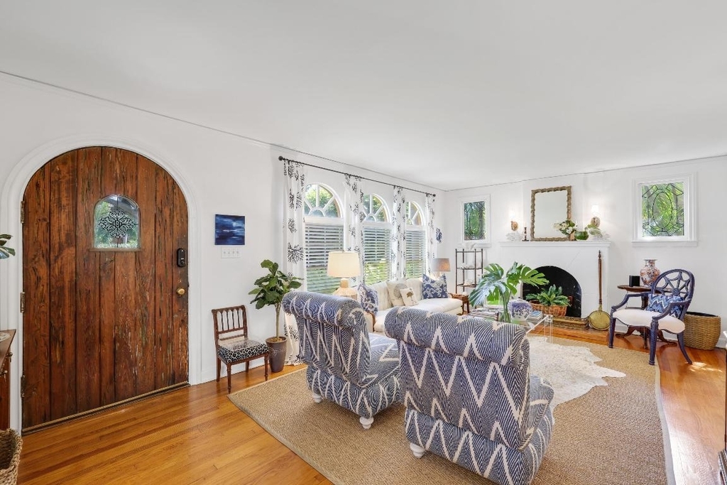 325 Greymon Drive - Photo 4