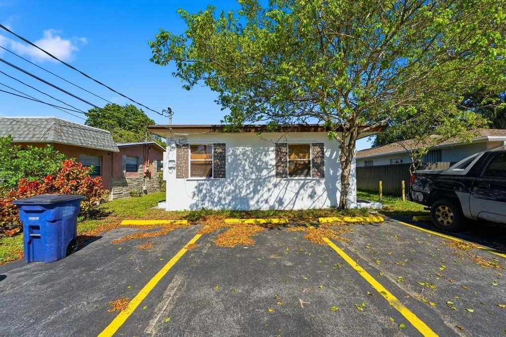 406 Nw 7th Court - Photo 1