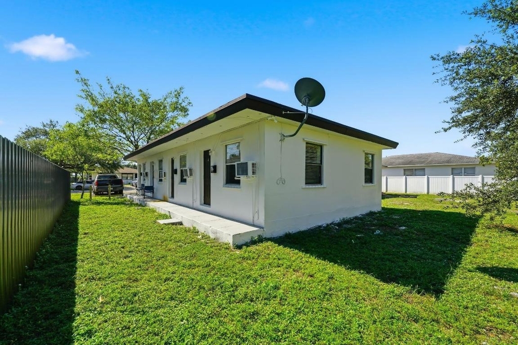 406 Nw 7th Court - Photo 2