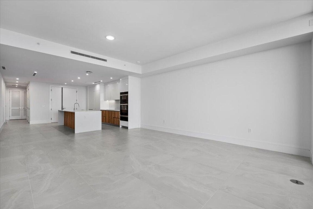 220 Lake Shore Drive - Photo 4