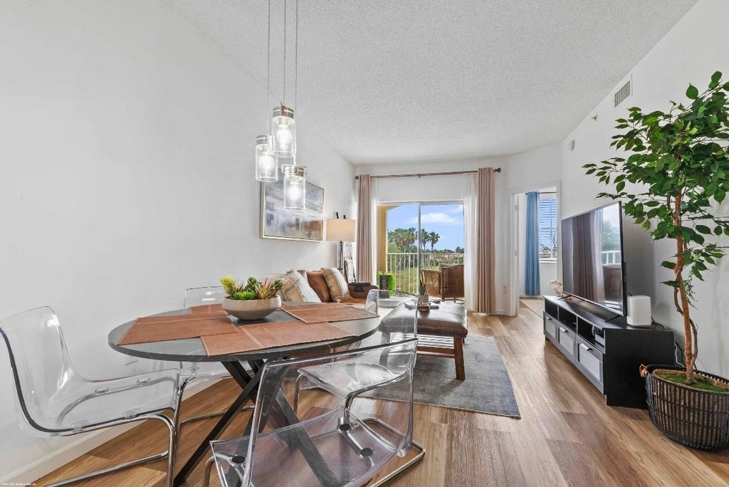 2060 Greenview Shores Boulevard - Photo 3