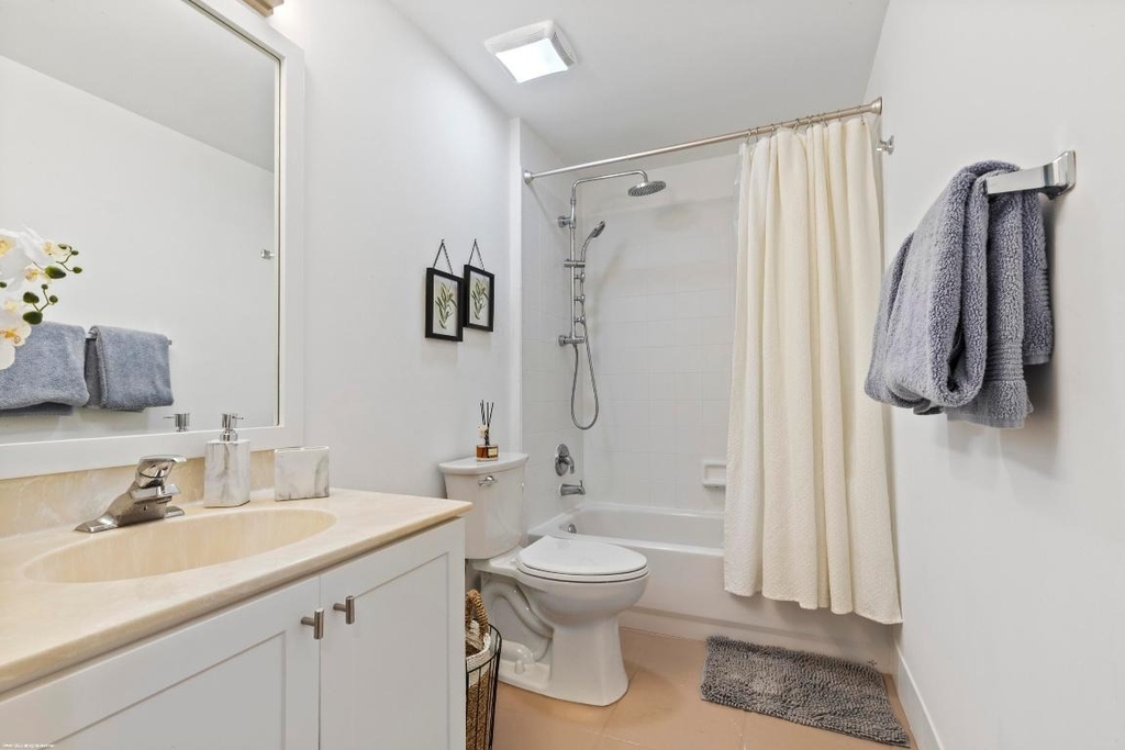 2060 Greenview Shores Boulevard - Photo 11