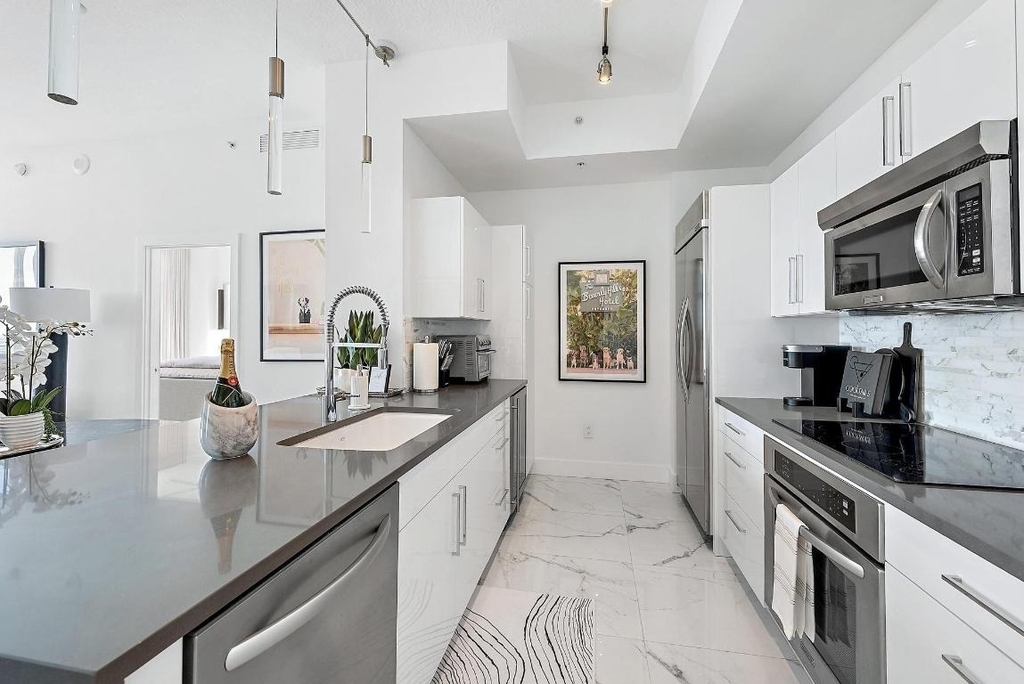 550 Okeechobee Boulevard - Photo 4