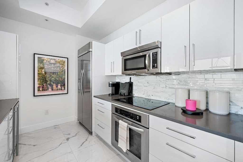 550 Okeechobee Boulevard - Photo 1