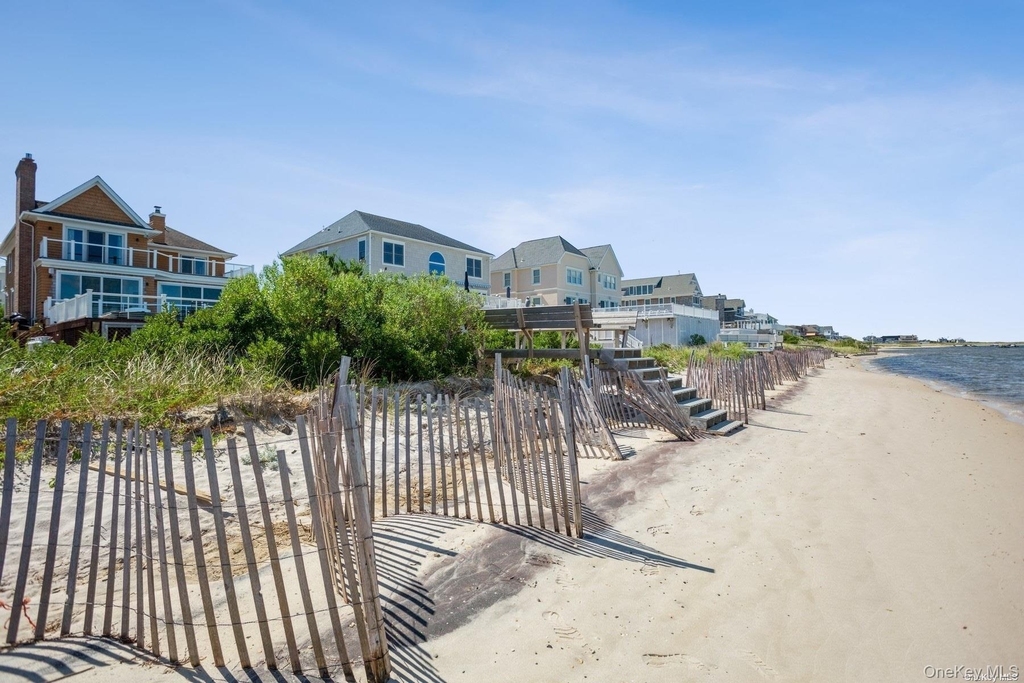 676 Dune Road - Photo 19