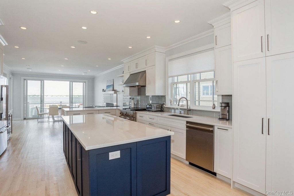 676 Dune Road - Photo 2