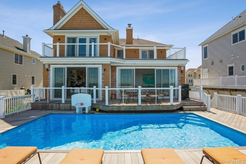 676 Dune Road - Photo 16