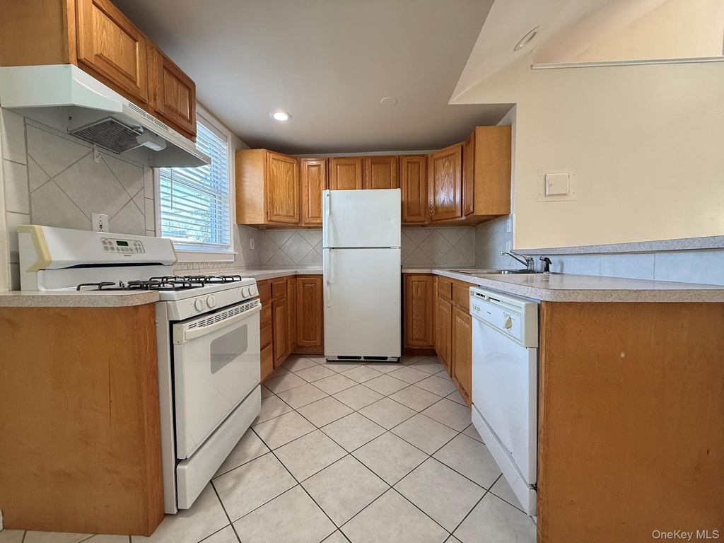 51 Schneider Avenue - Photo 3
