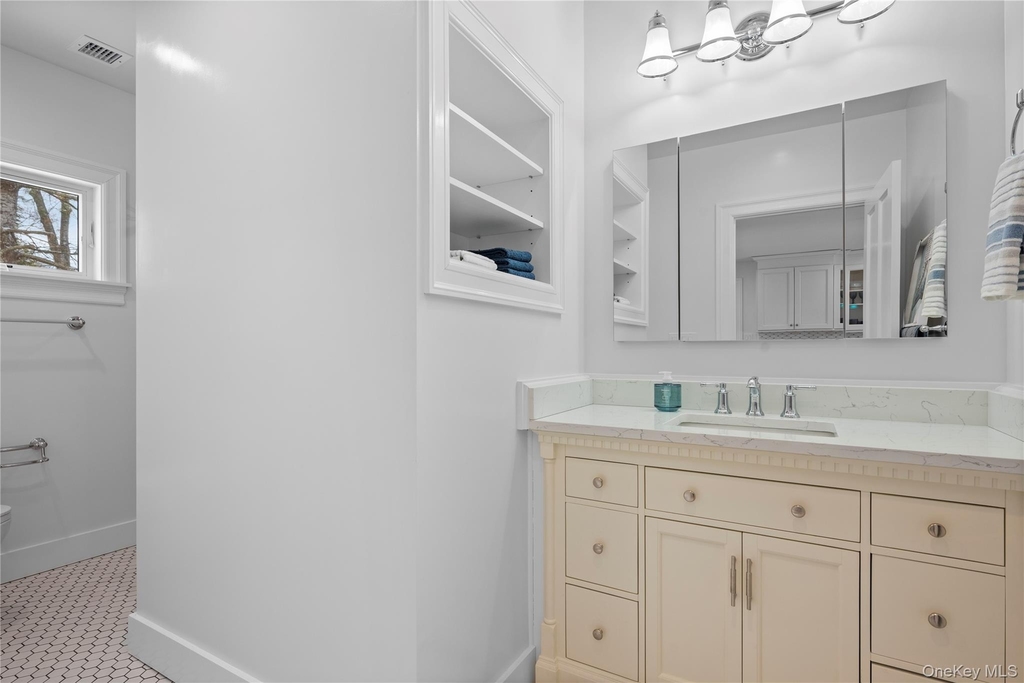 74 Montauk Highway - Photo 3