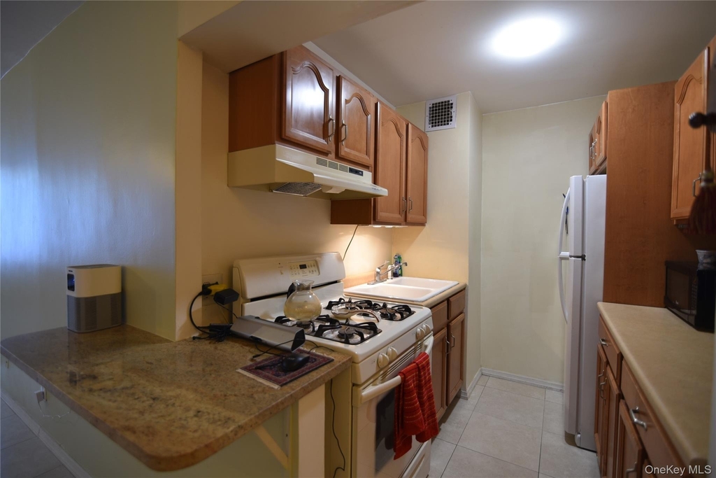 54-40 Little Neck Parkway - Photo 13