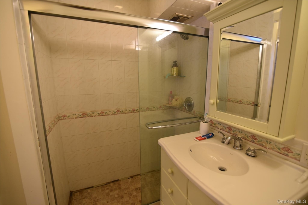 54-40 Little Neck Parkway - Photo 21
