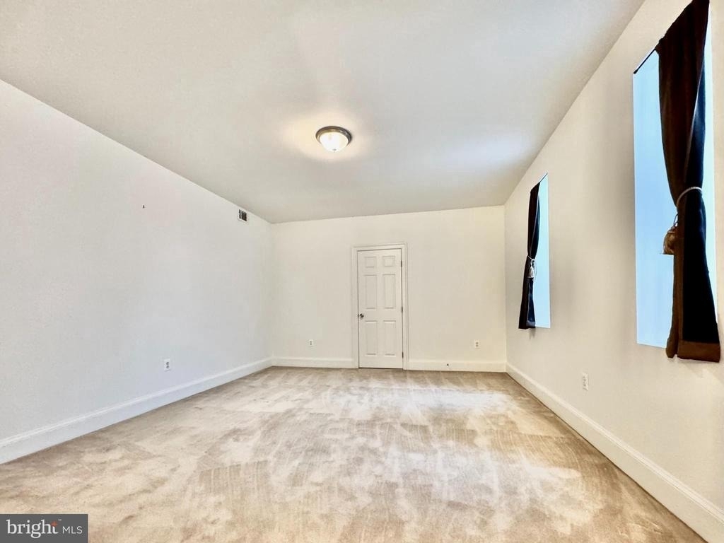 8951 Brook Road - Photo 32