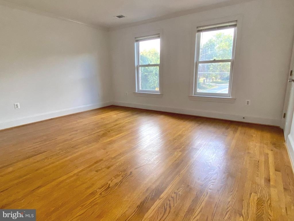 8951 Brook Road - Photo 17
