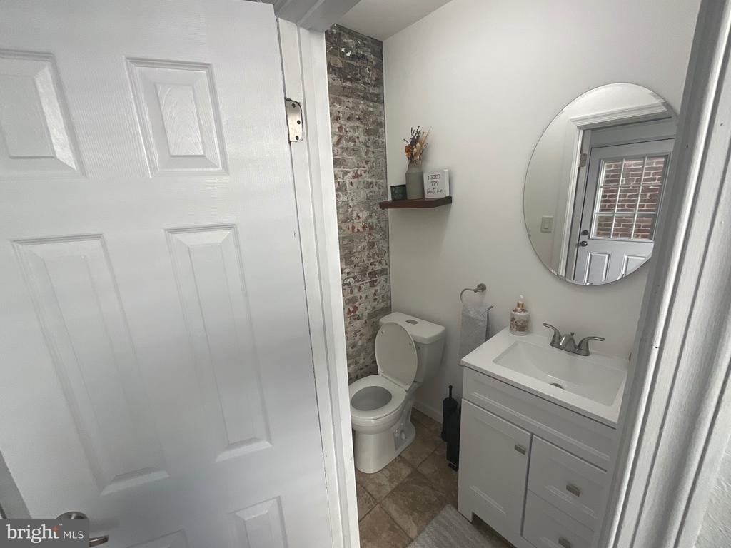 2938 E Thompson Street - Photo 9