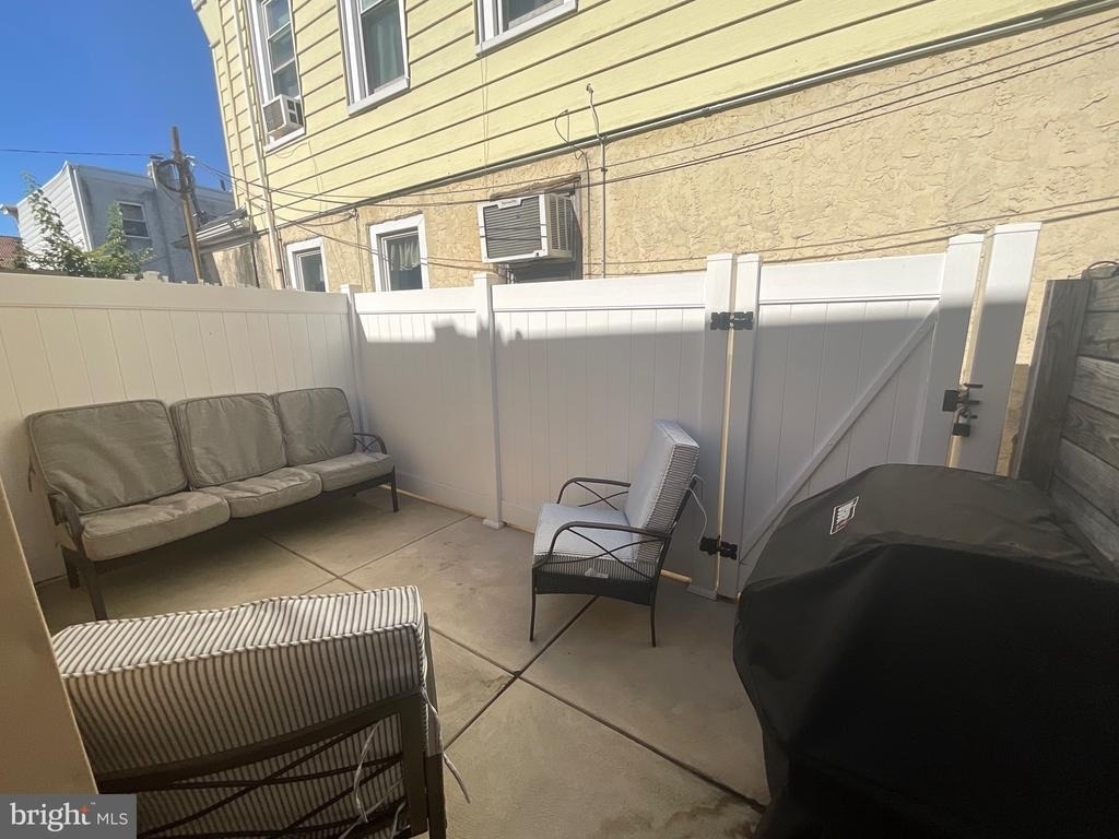 2938 E Thompson Street - Photo 18