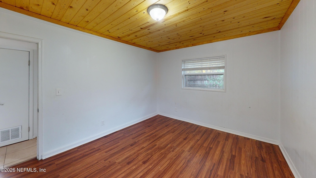 6926 Camelot Road - Photo 8