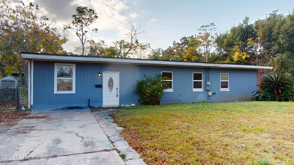 6926 Camelot Road - Photo 0