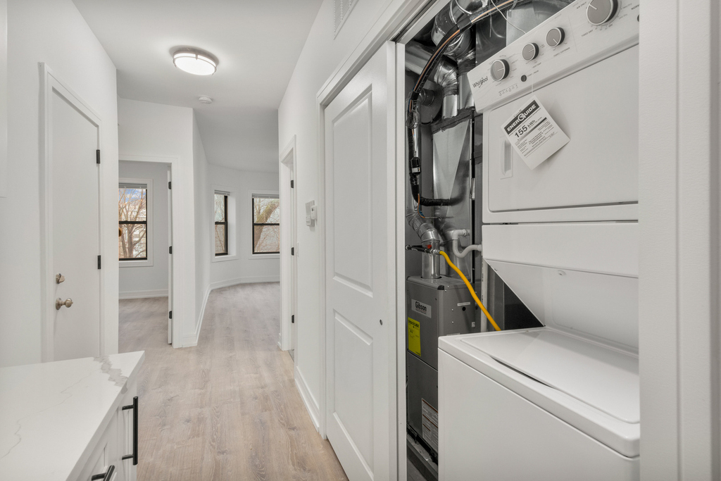1904 N Whipple Street - Photo 4