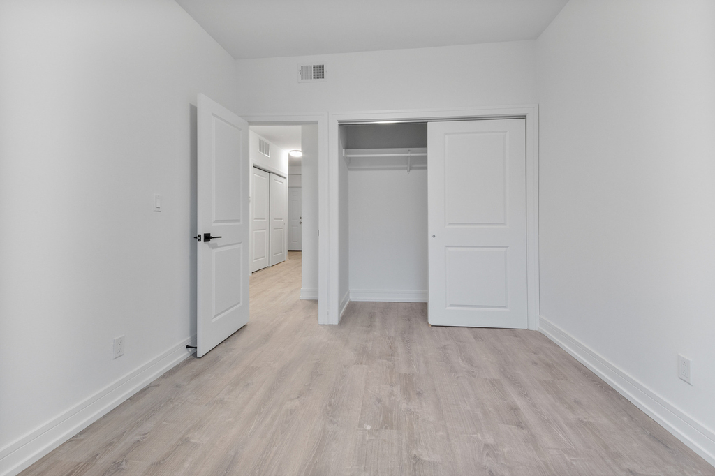 1904 N Whipple Street - Photo 10