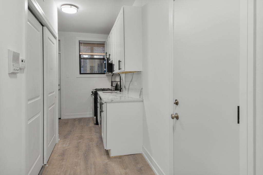 1904 N Whipple Street - Photo 5