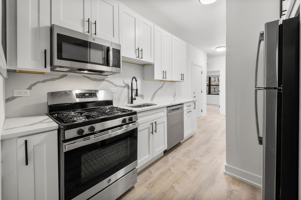 1904 N Whipple Street - Photo 1