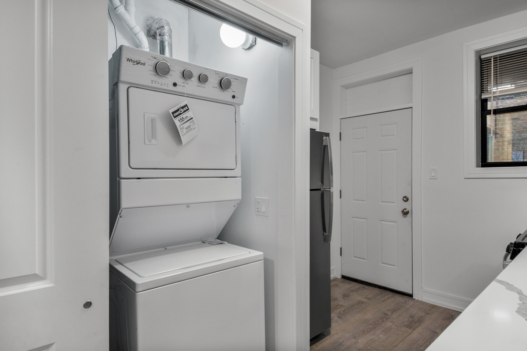 1904 N Whipple Street - Photo 3