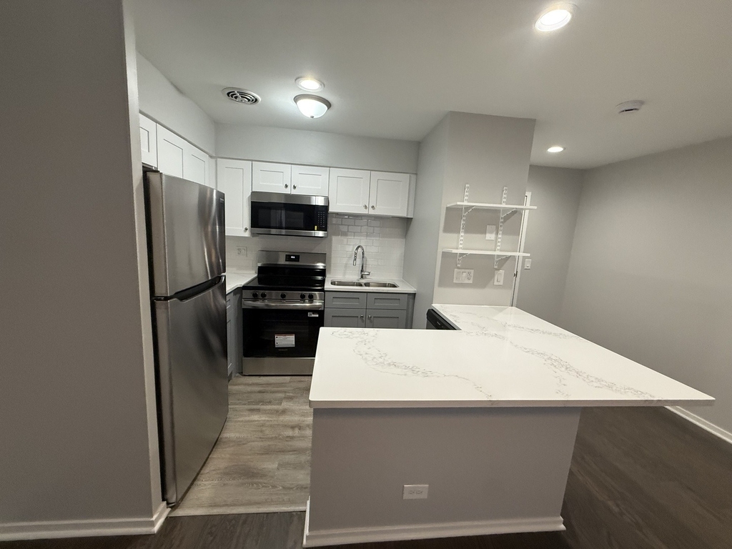 744 W Gordon Terrace - Photo 4