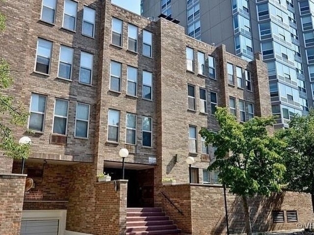 744 W Gordon Terrace - Photo 0