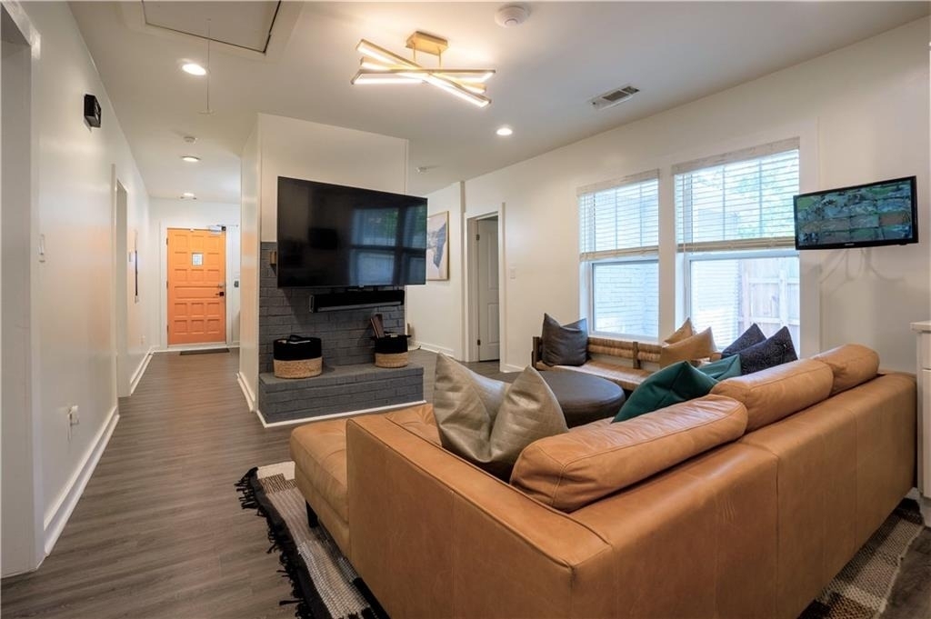 811 King Road - Photo 4
