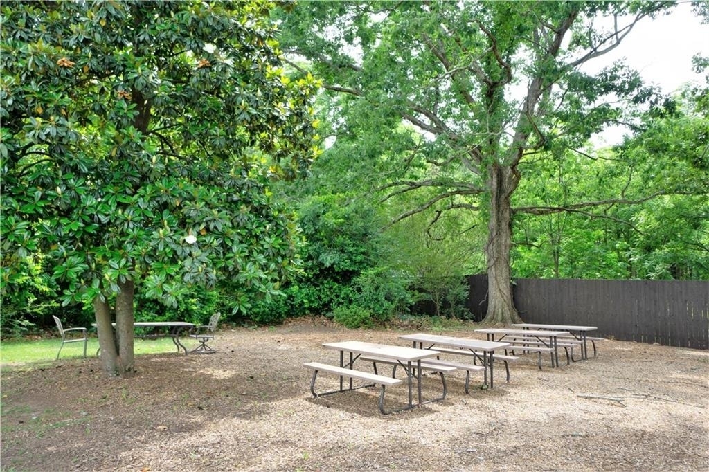 811 King Road - Photo 2