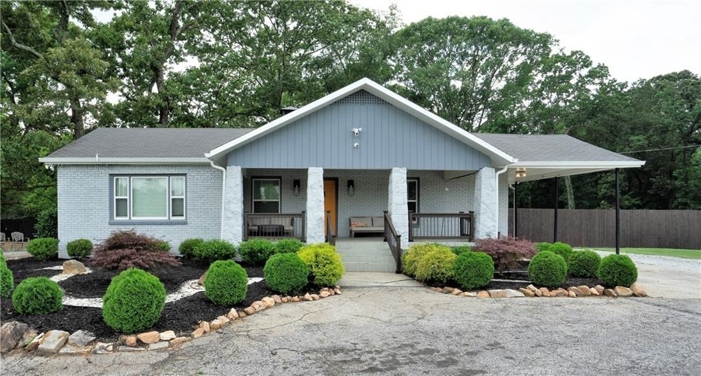 811 King Road - Photo 1