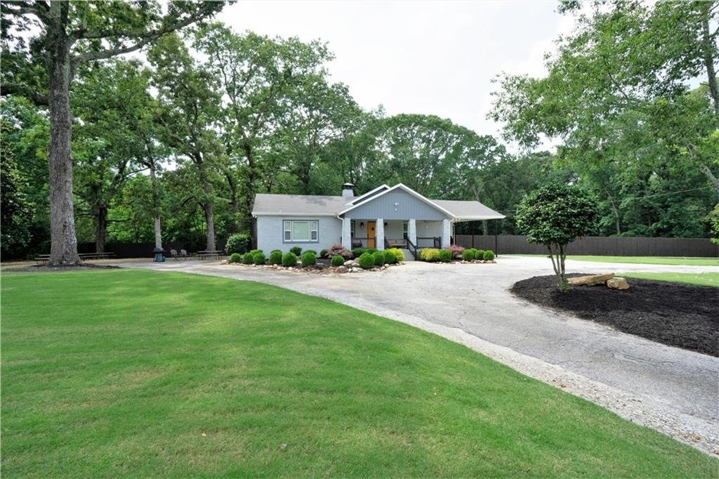 811 King Road - Photo 0