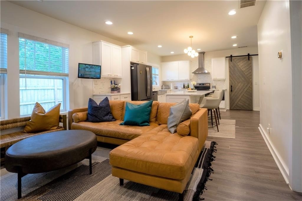 811 King Road - Photo 5