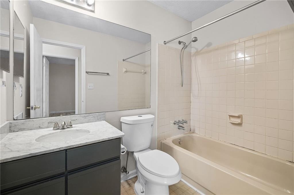 990 Chapman Lane - Photo 1
