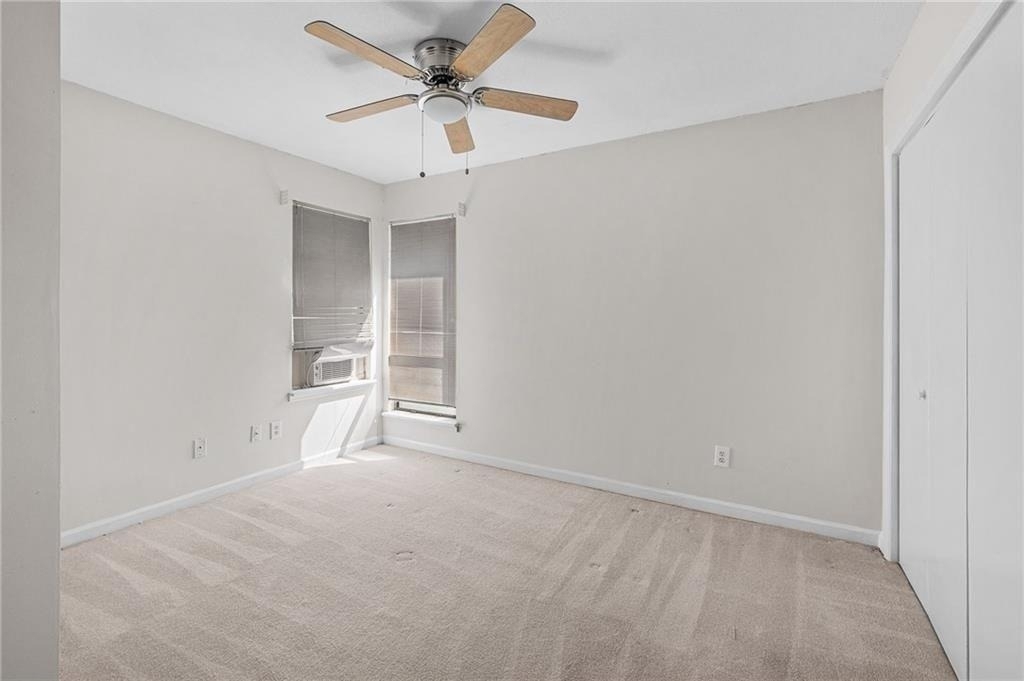 990 Chapman Lane - Photo 4