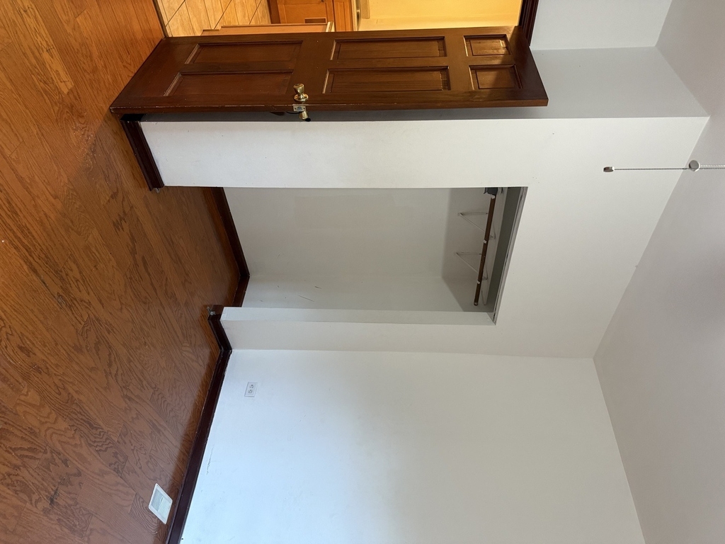 2346 S Marshall Boulevard - Photo 6