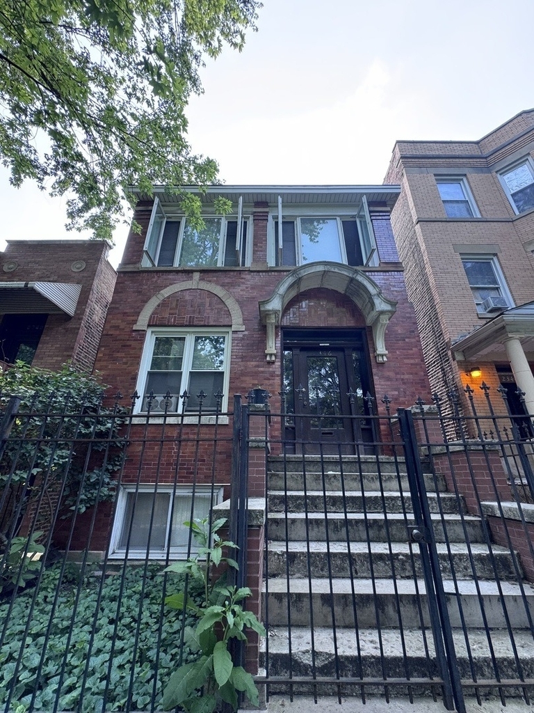 2346 S Marshall Boulevard - Photo 0