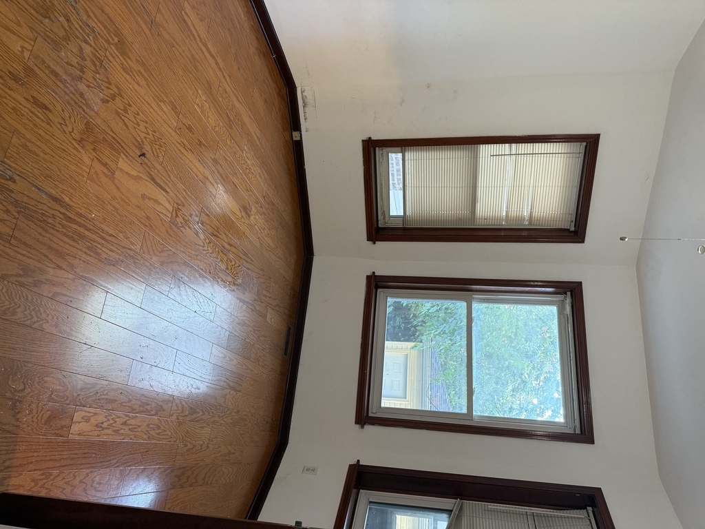 2346 S Marshall Boulevard - Photo 4